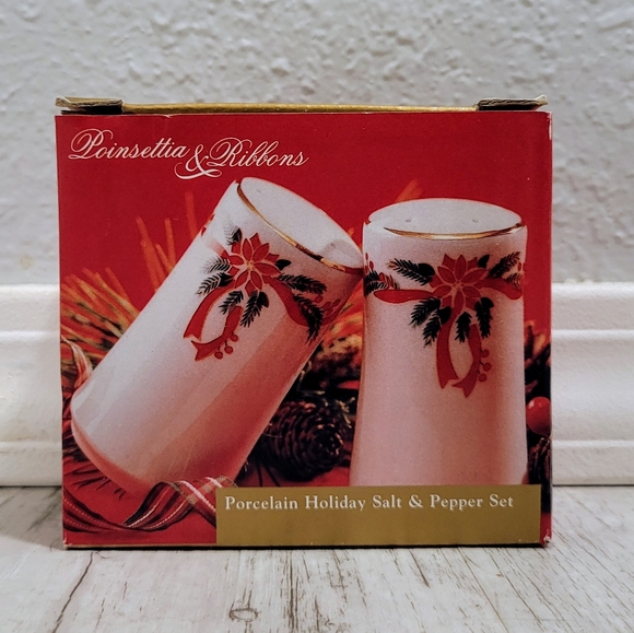 Poinsettia & Ribbons Salt & Pepper Porcelain Shaker Set 3.5" Tall VTG Christmas - Picture 14 of 16